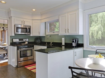 Benjamin Moore Colour Trends 2013 kitchen before photo 1
