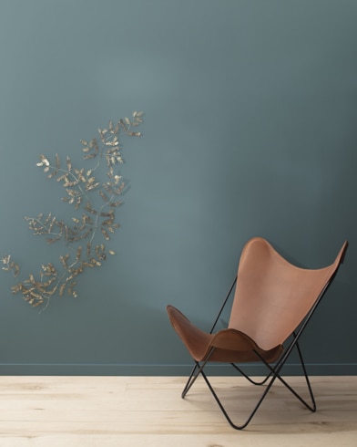 Painted wall with Wetherburn�s Blue CW-580