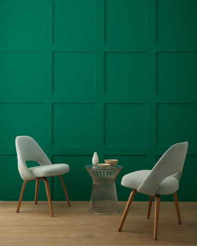 Painted wall with True Green 2042-10